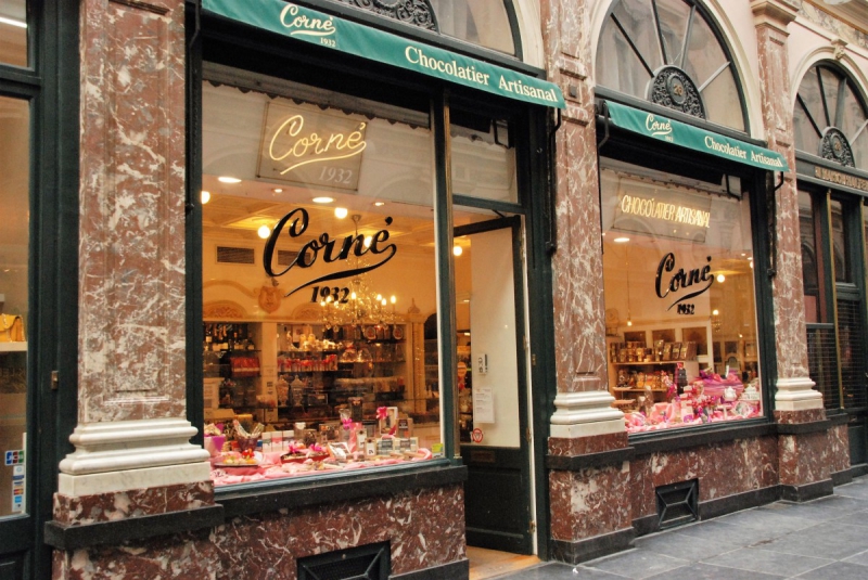 patisserie-CARCES-min_chocolate_chocolaterie_shop_luxury_chic_gallery_brussels_belgium-558146